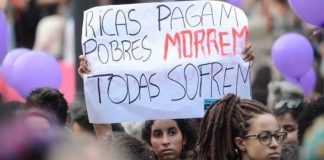 Manifestação de mulheres pela legalização do aborto no Rio de Janeiro, em 2016.