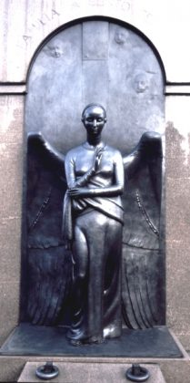 “Angel” statue, inspired by the Italian Quattrocento, for the Memorial to the Bento Ferraz family. Read more- https-::www.galileoemendabili.net:biografia-de-galileo-emendabili-vida-e-obra: