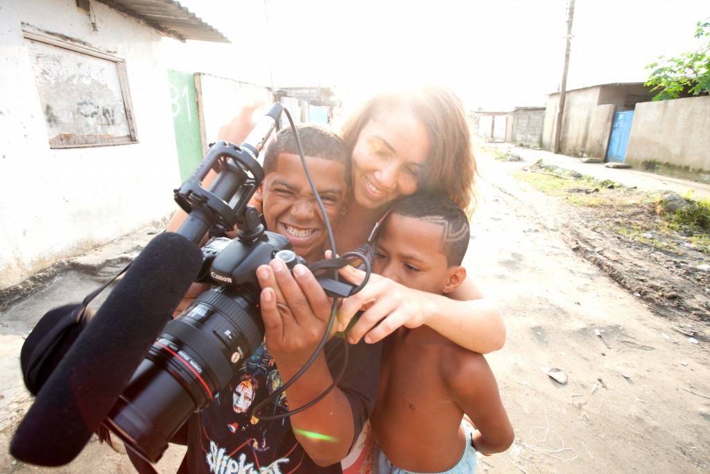 Agência brasileira cria campanha com animais selvagens aderindo à moda dos  selfies