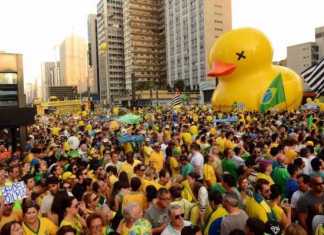 Manifestação a favor do impeachment de Dilma na avenida Paulista – Foto- Rovena Rosa:Agência Brasil