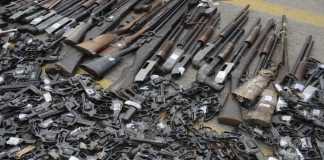 Rio de Janeiro - The Federal Police and the Army carry out a procedure for the destruction of approximately 4000 weapons collected by the PF in the last two years (Tânia Rêgo:Agência Brasil)