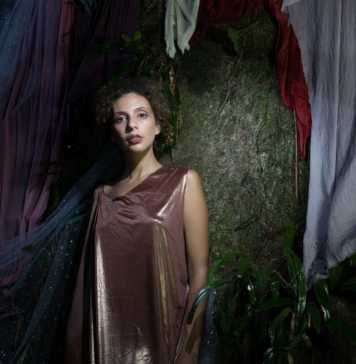 Senti um frio na barriga por estar fazendo algo que nunca tinha feito, e não por estar criando algo diferente do que é feito por aí”, conta Luiza. Foto- Bruno Moya Fenart:Divulgação