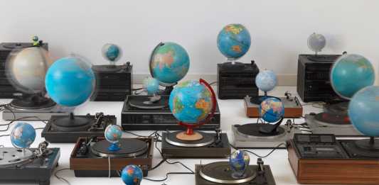 Alex Flemming, o artista viajante