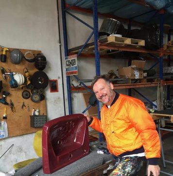 Alex Flemming faz crítica à situação política brasileira em nova mostra