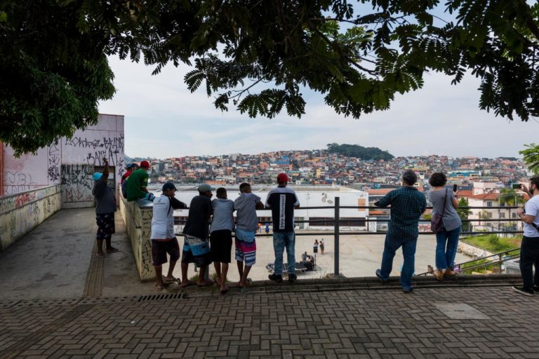 Itinerant art school establishes cultural flows between center and periphery