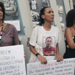 Scene from the movie "Auto da Resistencia" by Natasha Neri and Lula Carvalho. In the scene, Marielle Franco, a councilor murdered in Rio on March 14, 2018, next to the mothers of young people killed by the police. The film is one of those exhibited by Sesc within the É Tudo Verdade Festival.