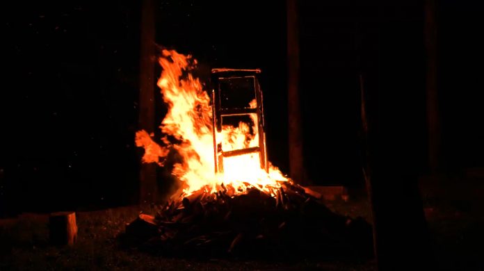 The Clopen Door - Thiago Rocha Pitta Excerpt from the video "The Clopen Door", which composes the work "Open Night" by Thiago Rocha Pitta, exhibited at MAM Rio