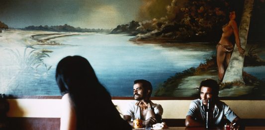 Miguel Rio Branco, a riqueza na contradição e a denúncia das desigualdades sob esteróides