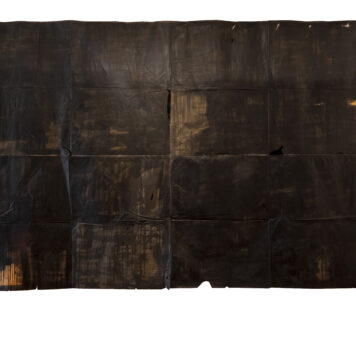 Em luto, eu luto - "O mundo é nosso”, 2018-2019, da série "Pardo é papel", capa da arte!brasileiros #55. Foto: Gabi Carrera/ Divulgação