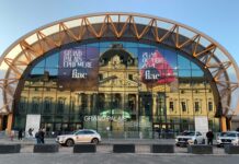 Grand Palais Ephemere, where the International Contemporary Art Fair (FIAC) in Paris took place in 2021. Photo: Hélio Campos Mello