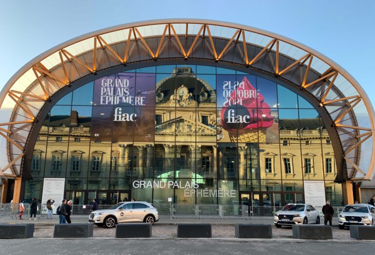 Grand Palais Ephemere, where the International Contemporary Art Fair (FIAC) in Paris took place in 2021. Photo: Hélio Campos Mello