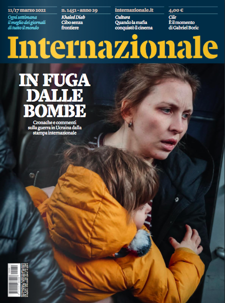 Cover of Internazionale magazine, with photo by Gleb Garanich.