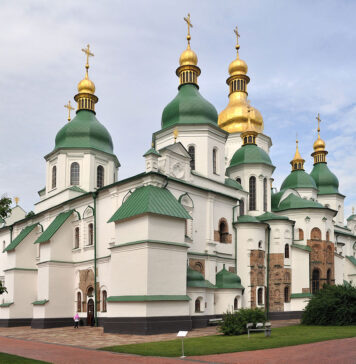 Ucrânia: instituições e patrimônio histórico em risco pela invasão russa Catedral de Santa Sofia, em Kyiv, na Ucrânia. Foto: Wikimedia Commons.