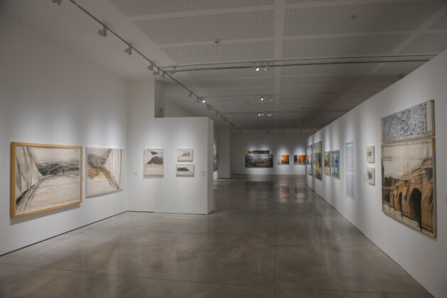 Exposição de Christo e Jeanne-Claude no MACA. Foto: Nicolas Vidal.