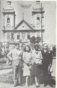 Fotografia do casamento de Pagu e Oswald de Andrade; da esq. para dir., Oswald, Pagu, Leonor e seu esposo Oswaldo Costa. Foto Arquivo MIS Reprodução
