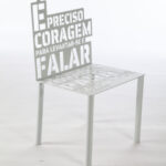 Chair at Estúdio da Casa, at the exhibition "Everything that was unsaid", at Estar Móveis, during DW! 2022. Photo: Ari Disendruck