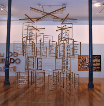 Jonathas de Andrade e a ambiguidade dos encontros Caravana Museu do Homem do Nordeste, de Jonathas de Andrade, na exposição "O rebote do bote"