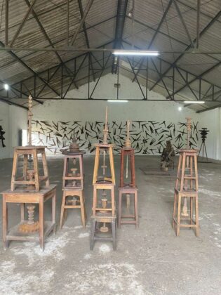 Obras de José Rufino expostas no Hangar