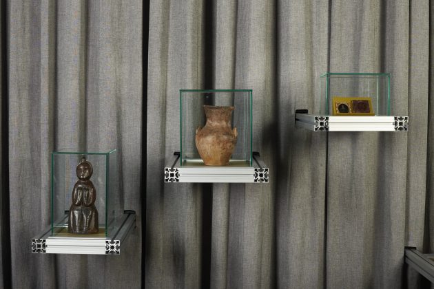 Obras da artista Isis Gasparini na exposição "Objeto Sujeito" no Museu Paranaense. Foto: Rafael Dabul