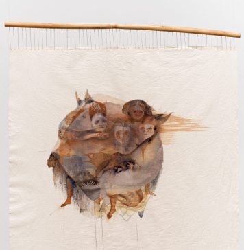 Trabalho da artista plástica Josi, na exposição 'arrastar chãos, juntar imbigos'. Foto: Eduardo Fraipont