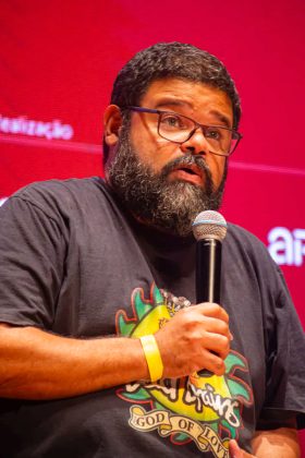 O artista Luciano Feijão