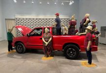 Vista da exposição “Ru Jub’ulik Achik’ – Aromas de um sonho”, de Edgar Calel, em cartaz no Inhotim. Foto: Marcos Grinspum Ferraz