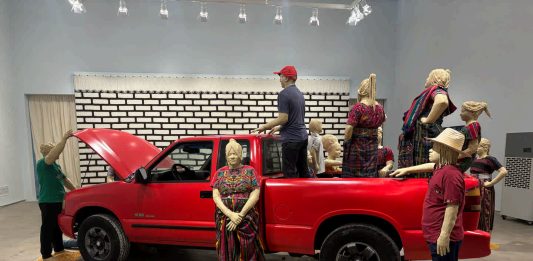 Edgar Calel move montanhas e transporta cultura da Guatemala para Inhotim Vista da exposição “Ru Jub’ulik Achik’ – Aromas de um sonho”, de Edgar Calel, em cartaz no Inhotim. Foto: Marcos Grinspum Ferraz