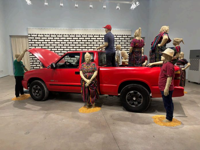 IMG_6438 Vista da exposição “Ru Jub’ulik Achik’ – Aromas de um sonho”, de Edgar Calel, em cartaz no Inhotim. Foto: Marcos Grinspum Ferraz